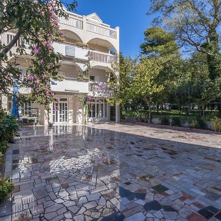 Apartments Dino Kaštela エクステリア 写真