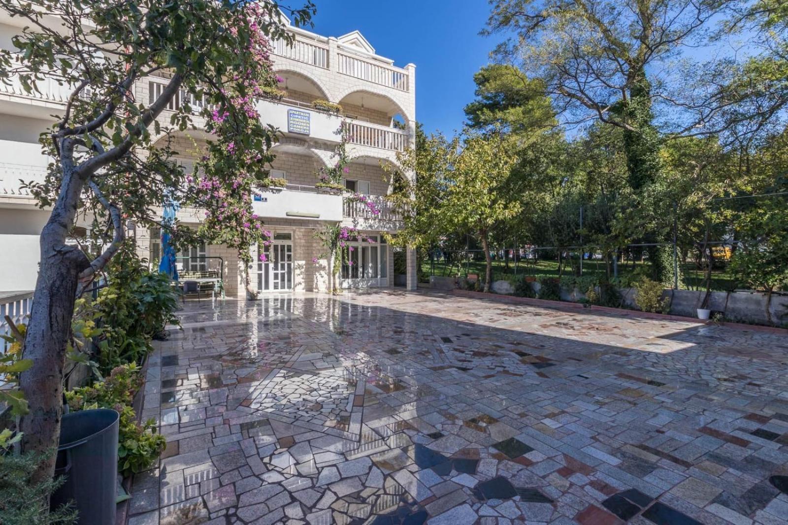 Apartments Dino Kaštela エクステリア 写真