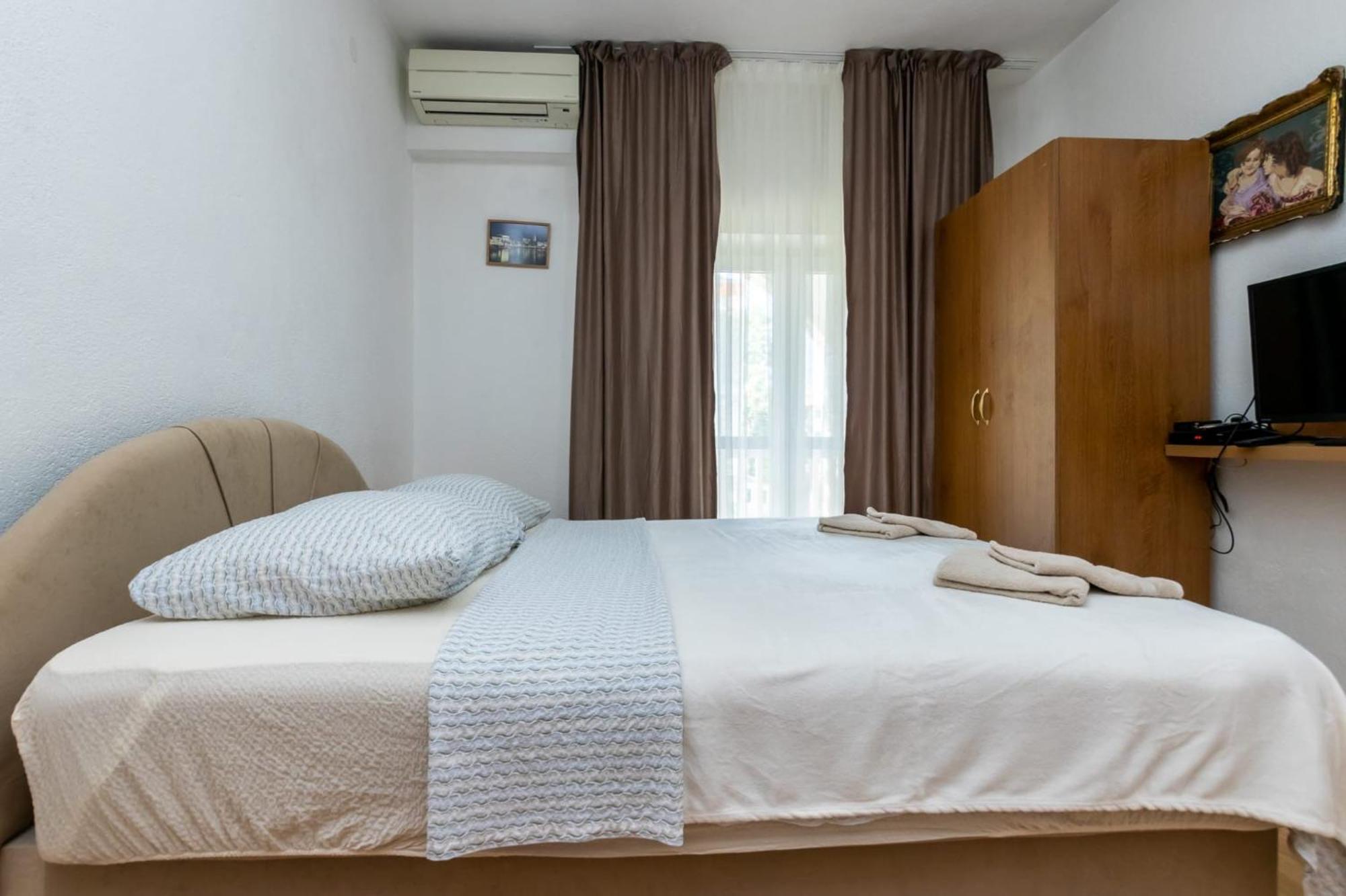 Apartments Dino Kaštela エクステリア 写真