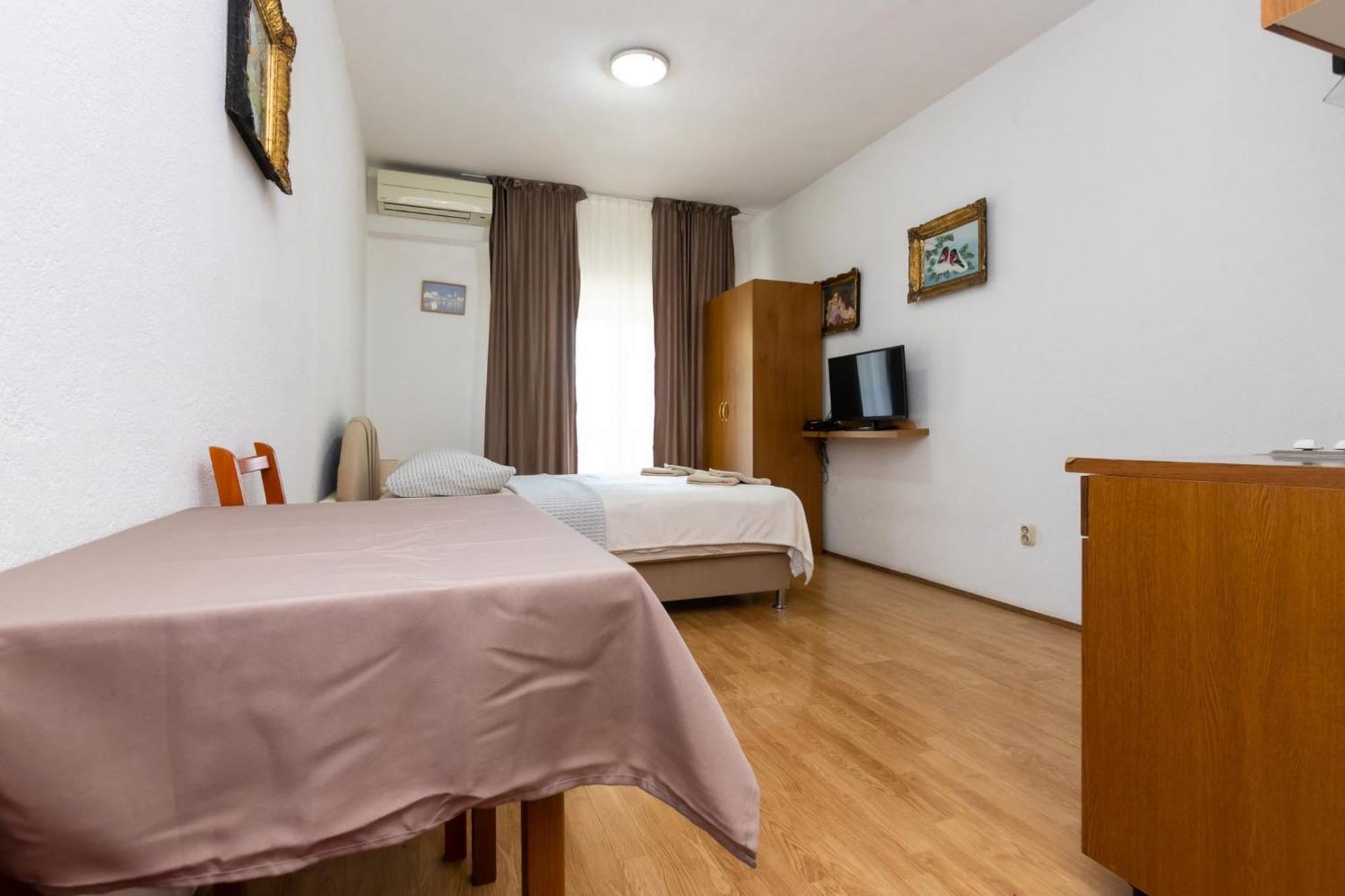 Apartments Dino Kaštela エクステリア 写真