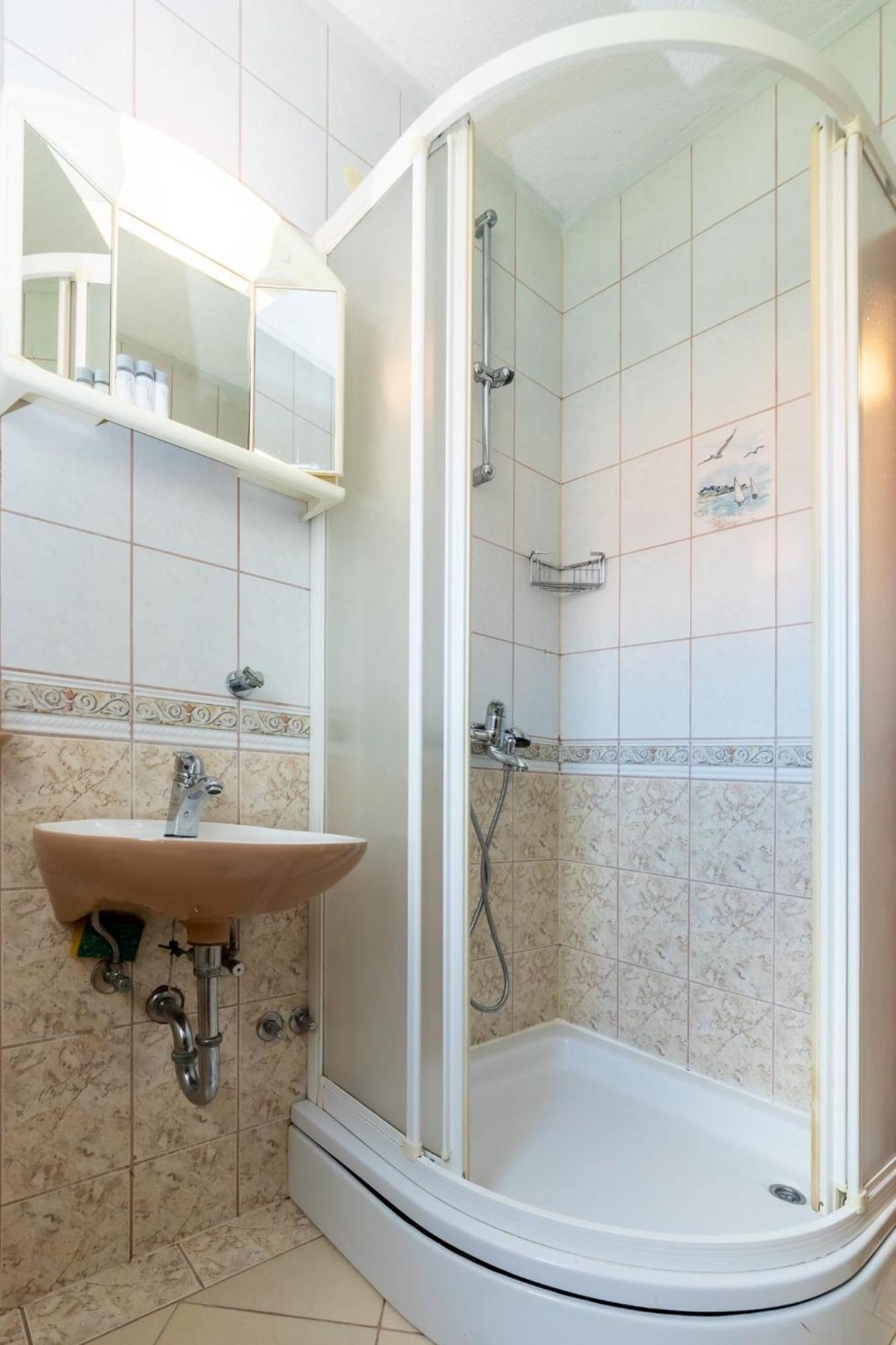 Apartments Dino Kaštela エクステリア 写真