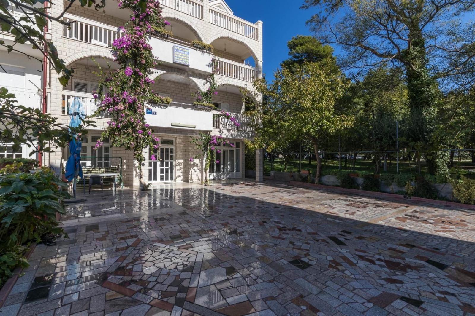 Apartments Dino Kaštela エクステリア 写真